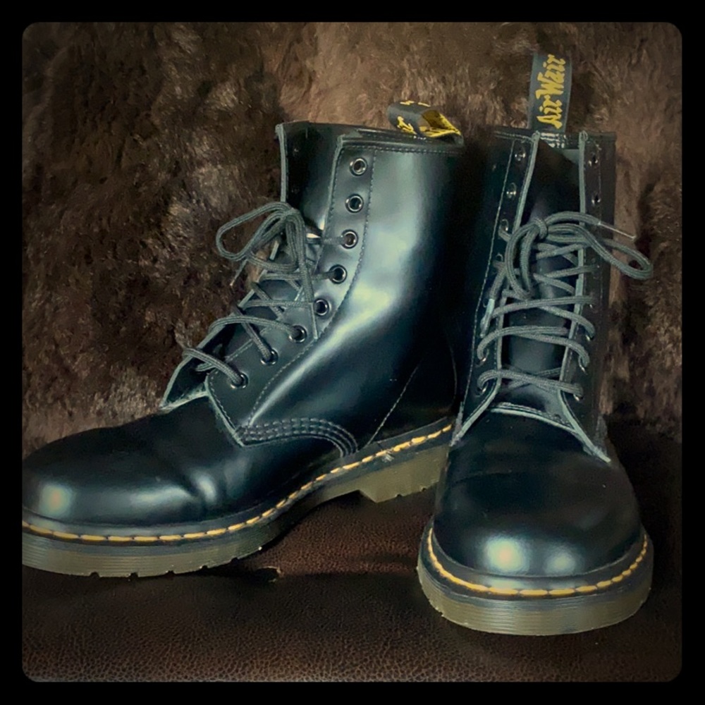 Original Dr. Martens Air Wair black boots size 9.